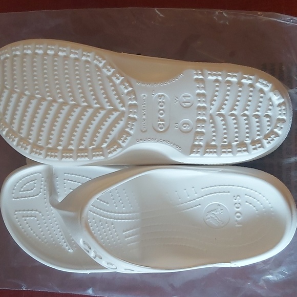 Crocs Baya Flip Sz 11W White -PAYPAL PAYMENT ONLY!!! - Picture 2 of 5